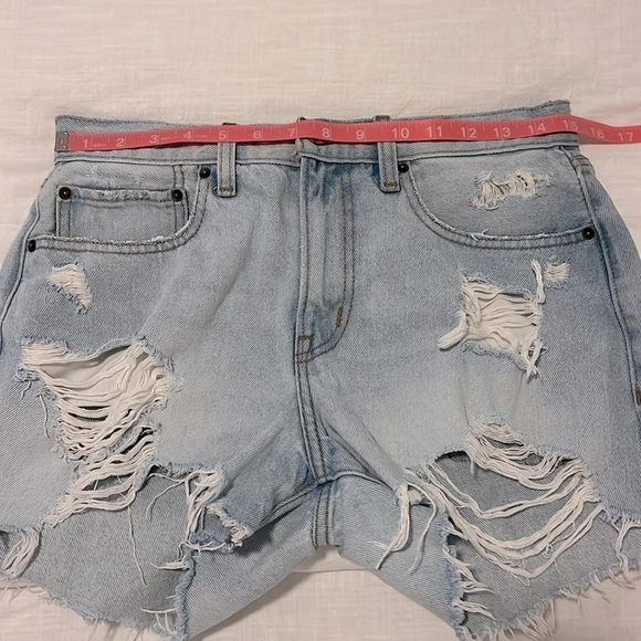 Abercrombie & Fitch Curve Love MidRise Boyfriend Denim Shorts Destructed 28 / 6 - Picture 5 of 11